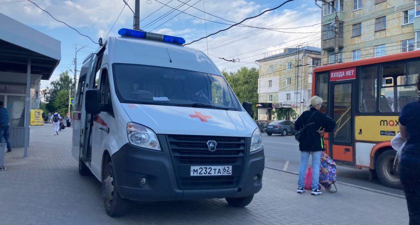 На улице Дзержинского водитель сбил 15-летнюю девочку на электросамокате