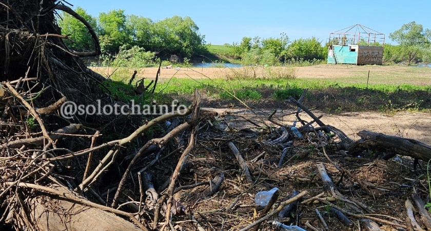 Жители Солотчи пожаловались на состояние пляжа у Лысой горы