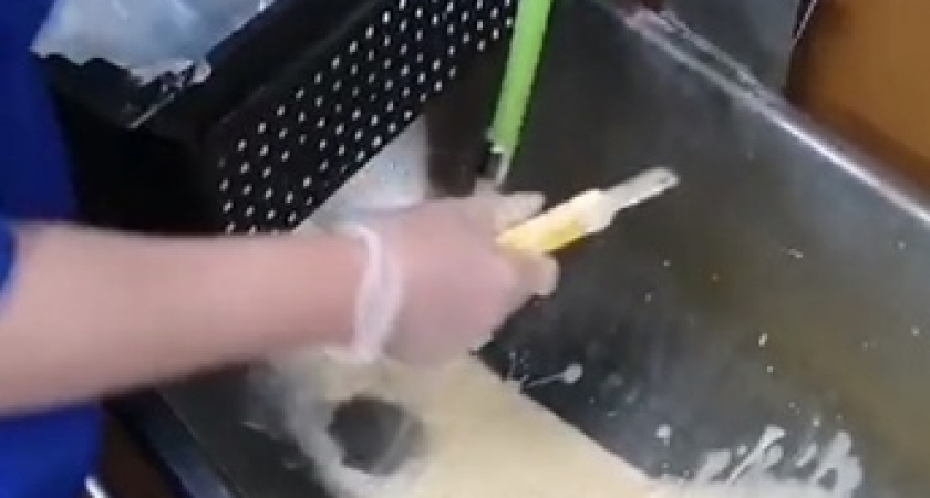 На рязанском предприятии нашли поддельную молочную продукцию и 70 кг просрочки 