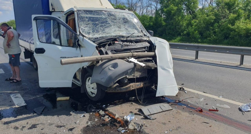В Рыбновском районе в ДТП с большегрузом пострадал 51-летний водитель «ГАЗели»