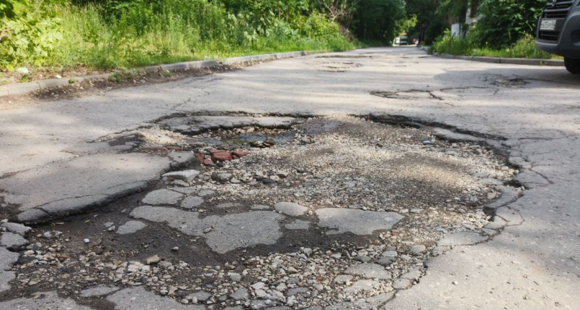 Рязанцы жалуются на аварийное состояние участка дороги на Советской армии