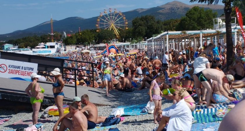 Теперь запрещено, отпуск испорчен: на пляжах Анапы ввели полный запрет на купание в Черном море