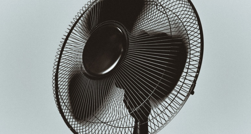 Смазываем вентилятор этим копеечными средством - и квартира вмиг наполняется прохладой: спасение в июльскую жару