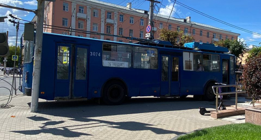 В Рязани водитель «сбежавшего» троллейбуса №5 не поставила его на ручной тормоз
