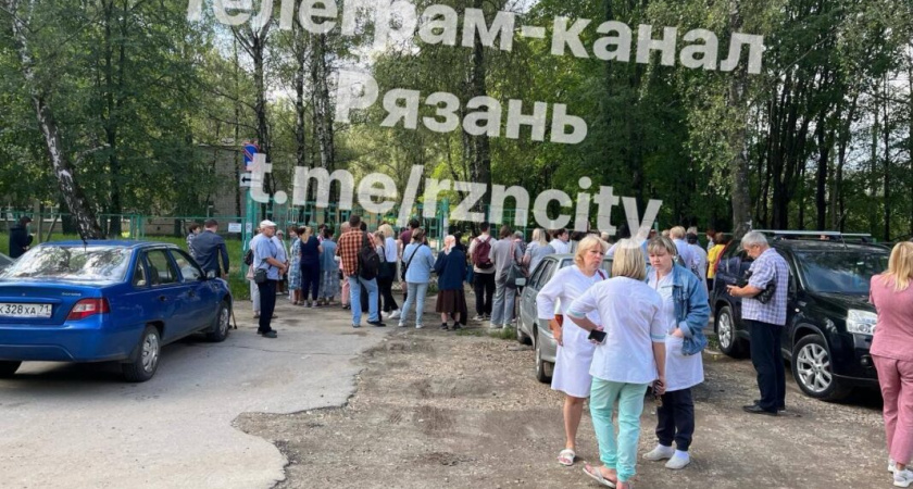 В Рязани прошла эвакуация персонала и посетителей поликлиники № 10