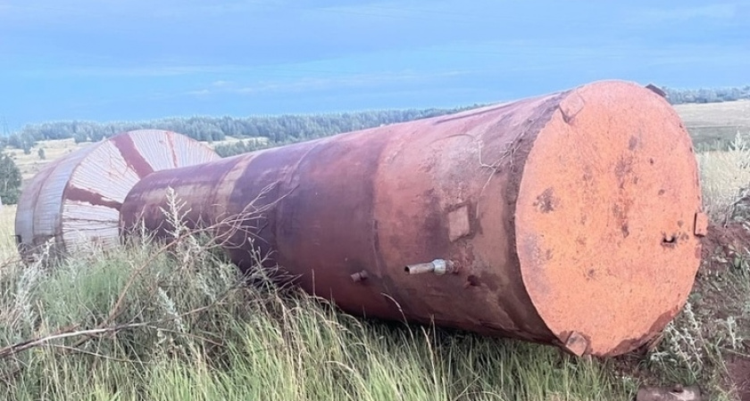 В Скопинском районе рухнула водонапорная башня из-за урагана