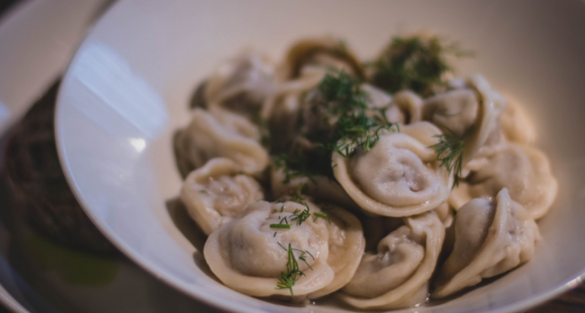 Только чистое мясо, нет сои и хрящей: в Роскачестве сказали, какие пельмени самые мясные. Лучший вариант на ужин