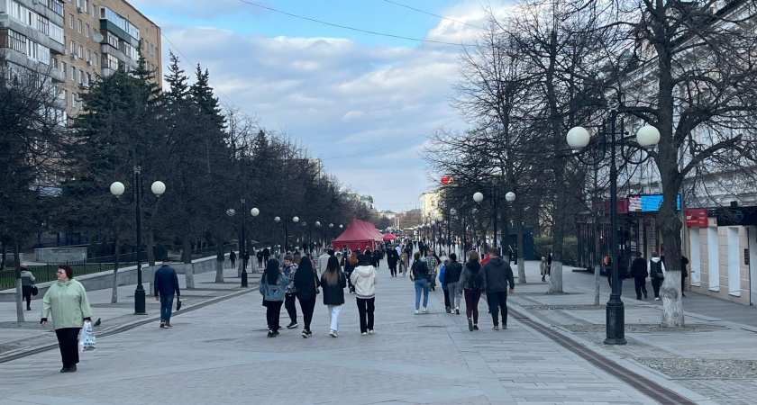 Россияне массово переходят на новое расписание, теперь суббота станет рабочей. Люди кипят от злости