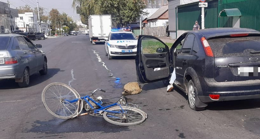 В Рязани 39-летняя водитель Ford сбила пожилого велосипедиста