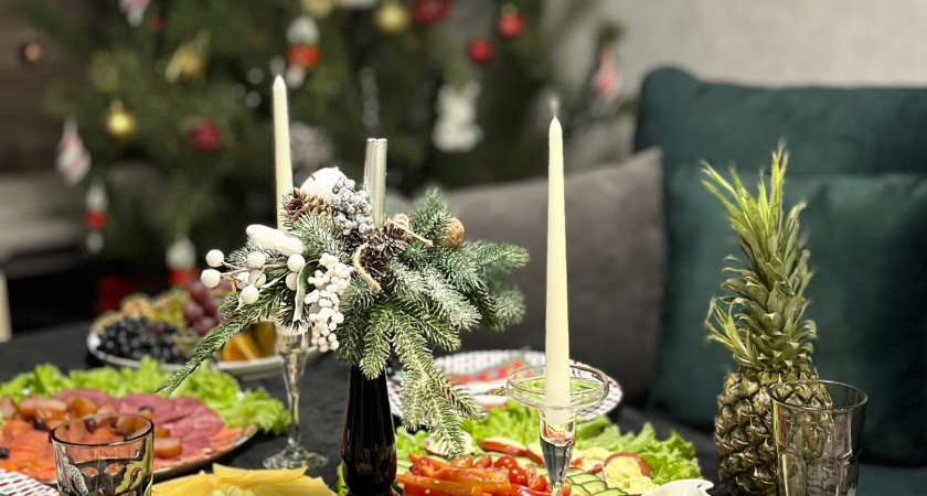 Стол на Новый год 2025: что нельзя готовить в год Змеи, чтобы не разозлить хозяйку года