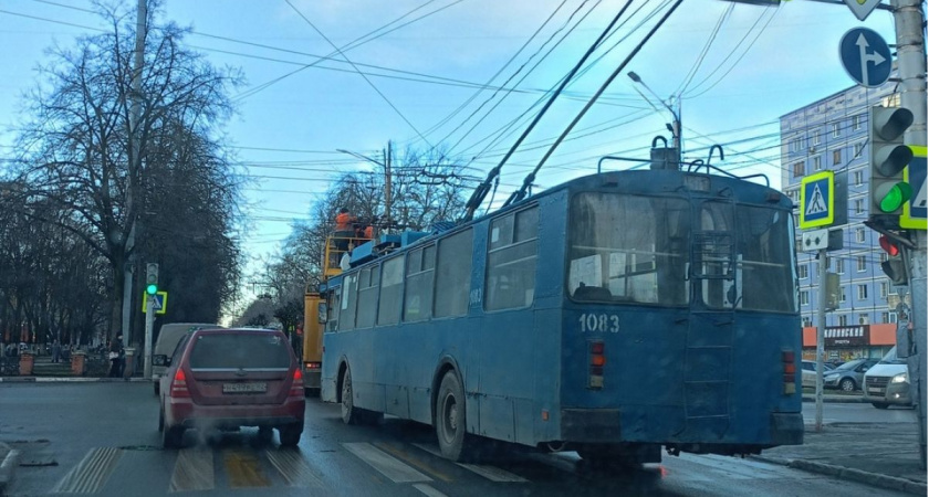 В центре Рязани остановились троллейбусы из-за повреждения контактной сети