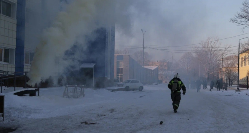 На парковке в Рязани чуть не сгорел автомобиль