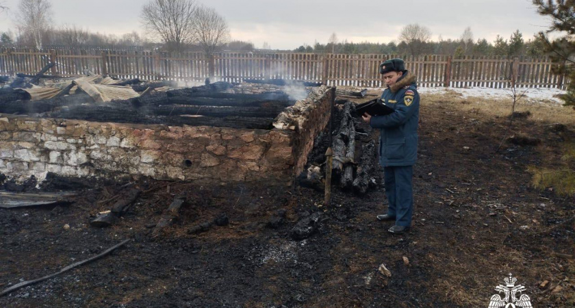 В Рязанской области загорелись частный дом и квартира