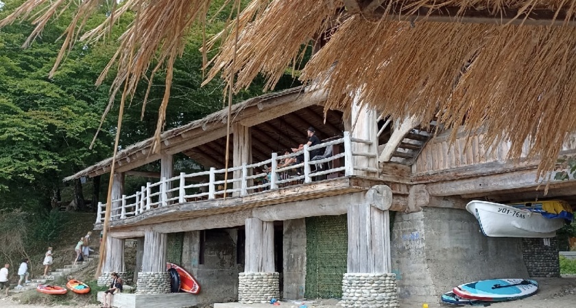 "Города-призраки и разруха": россиянин честно рассказал, почему не стоит жалеть оставшихся жителей Абхазии