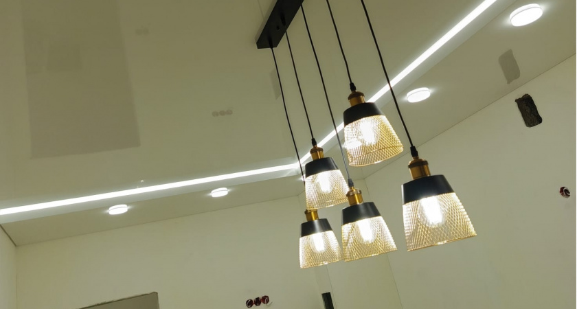 С 2 мая полностью будет запрещена установка натяжных потолков: их придется снять