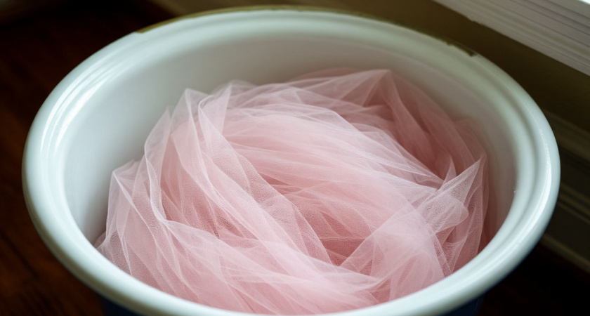 Вы точно стираете тюль не так: мучилась 20 лет, пока не попробовала этот способ