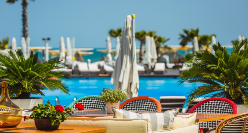 "Мясо и рыбу выдавали по кусочку": россияне оставили честный отзыв о Египте за 56 тысяч за двоих 