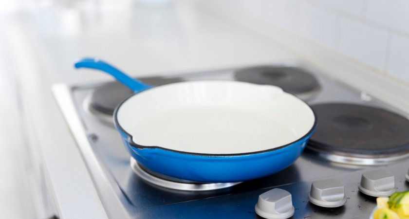 Всегда кипячу сковороду перед жаркой: секрет от старого повара - растительное масло больше не пригодится