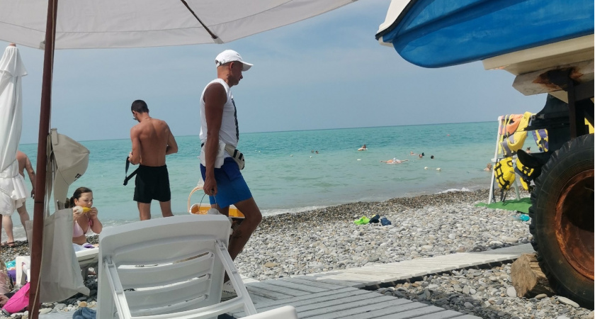 "Слезы на глазах от вони": Абхазия преподнесло неприятный сюрприз отдыхающим