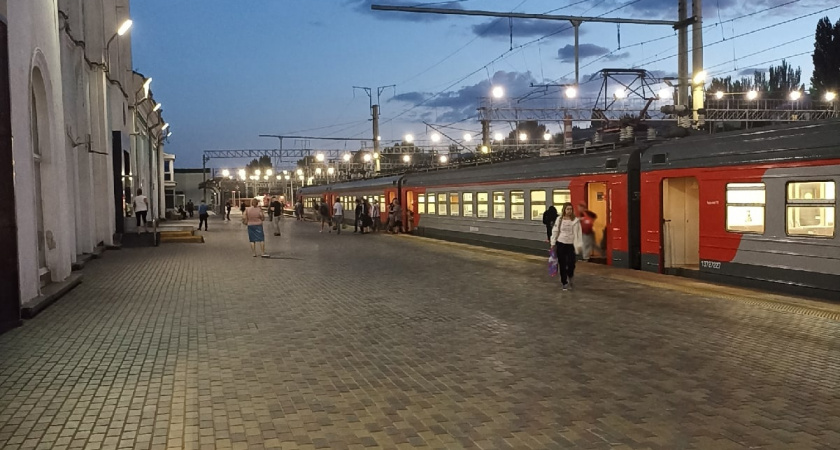 Виталий Артёмов проверил, как в Рязани благоустраивают территорию у вокзала