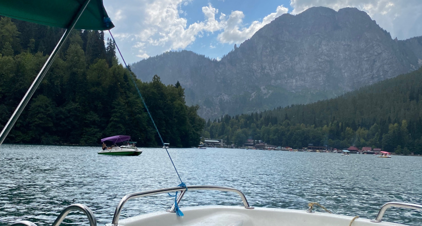 "Слезы на глазах от вони": Абхазия преподнесло неприятный сюрприз отдыхающим 