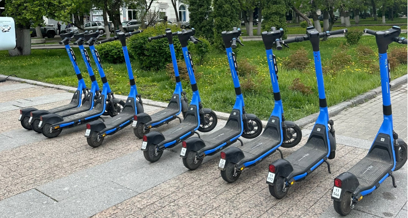 В Рязани проводят экскурсии на самокатах