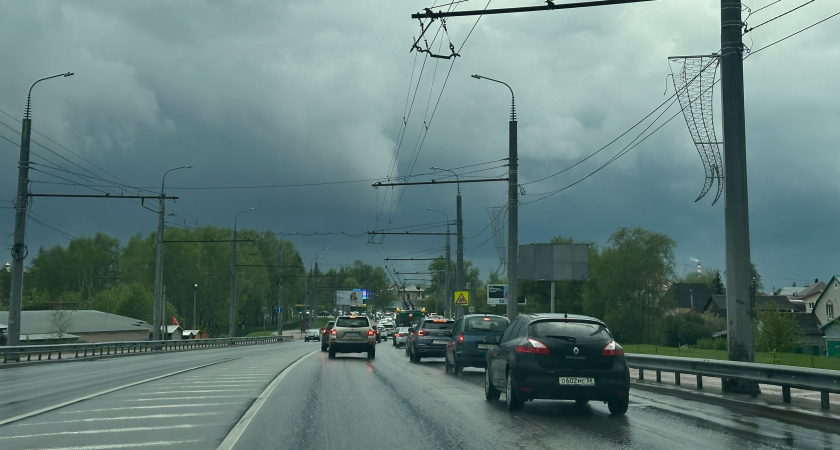 На подъезде к Дубровичам образовалась пробка