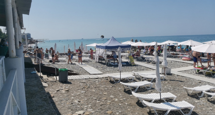 "Наш отпуск превратился в кошмар": россиянка вместо абхазских пляжей очутилась с сыном в обшарпанной больнице