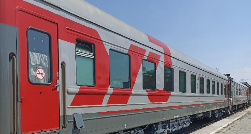 "Мне плевать на нормативы": кричала наша попутчица с требованием выключить кондиционер в душном поезде РЖД