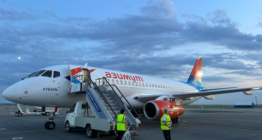 Стюардесса рассказала, почему в самолет ни в коем случае нельзя надевать джинсы или кроссовки