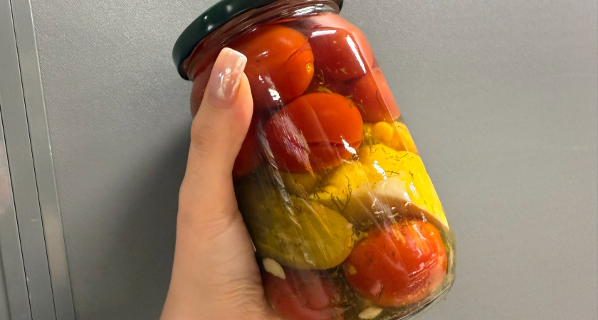 Гость из Австрии дал рецепт вкусного зимнего компота своей мамы: мы попробовали и отказались от всех "закруток"