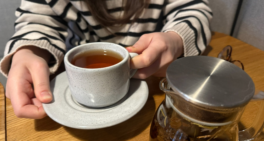 Такой чай надо пить по 3 раза в день: кожа будет упругой и сияющей - забудете об уколах красоты