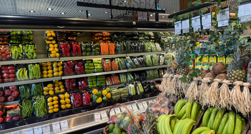 Турист из РФ зашел в супермаркет Узбекистана: такого у нас не продают - цены сильно удивили