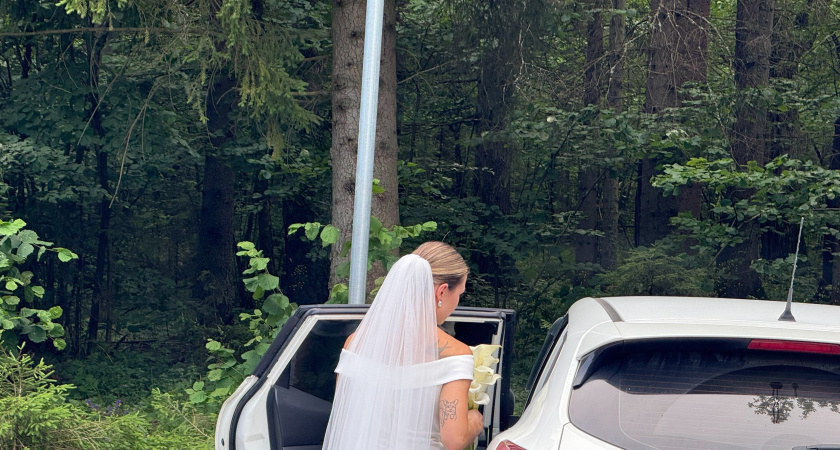 Рязанская БСМП отметила свадьбу двух своих сотрудников – медсестры и медбрата