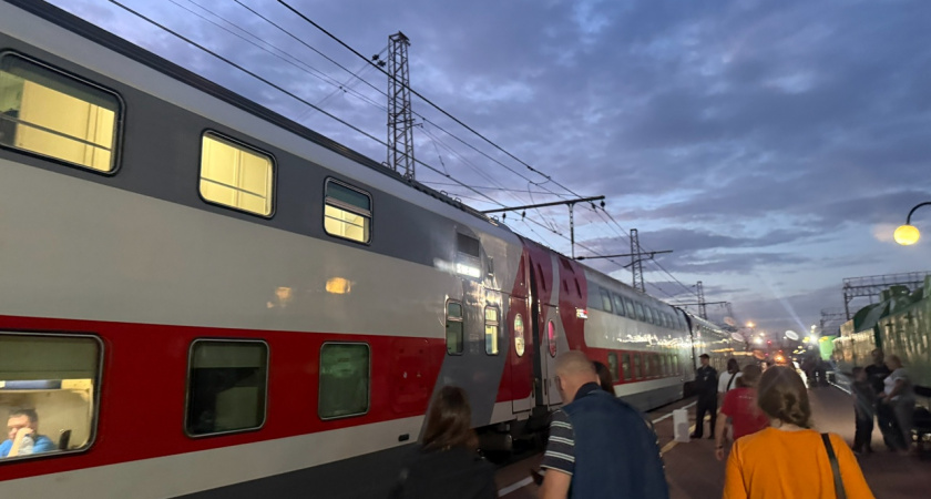 «Вернулся в вагон после стоянки, а на моем месте лежит соседка с верхней полки» — россиянин рассказал про незабываемую поездку в плацкарте