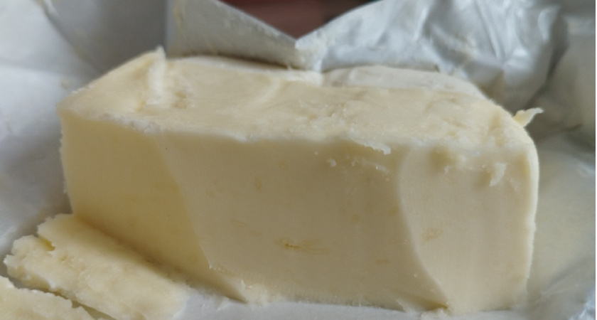 Брикет с гадостью: Роскачество назвало 2 марки сливочного масла, которые не стоит брать даже по акции