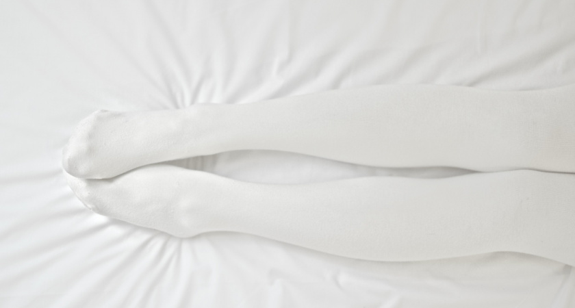 Кидаю 4 ложки в таз — и даже самые заношенные носки сверкают белизной: простой и полезный лайфхак