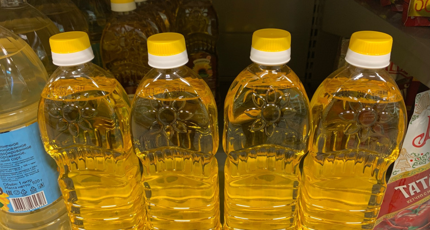 Растительное масло экономится в два раза: Соседка по даче научила хитрому трюку с перевернутой крышкой – жаль, что не знала раньше