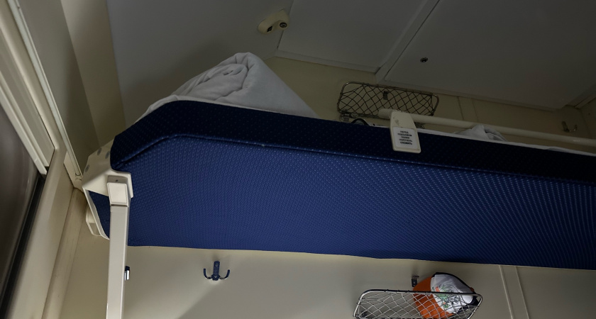 «Мы сутки ехали в тамбуре»: Один пассажир выселил всех попутчиков из купе – реальная история путешественника