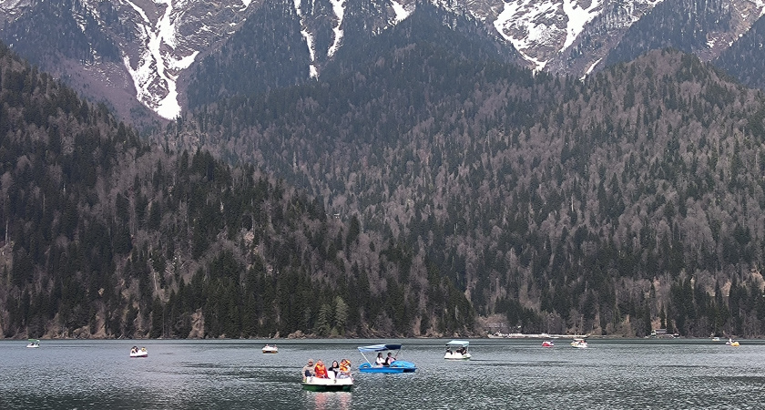 «В этот шикарный ад больше сама не поеду и друзей отговорю»: россияне побывали в Абхазии и оставили честный отзыв