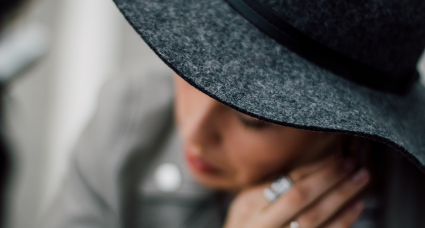 Хиты головных уборов на осень 2025: Выяснили, что в тренде моды — в этих шапках вы скинете лет десять