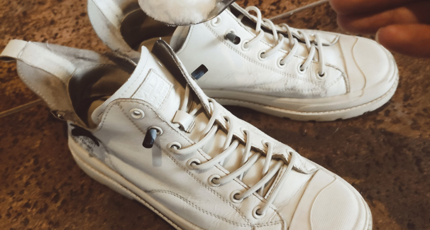 Весь день в обуви, а вони нет: всегда посыпаю на стельку щепотку порошка - идеальный метод на сентябрь