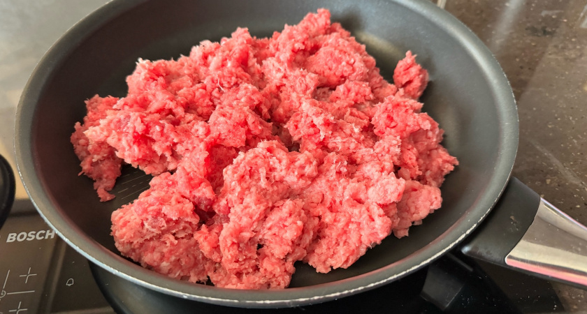 Не хлебный мякиш и не сало: вот что добавляю в фарш для сочности - котлеты стали "пуховыми" и нежными