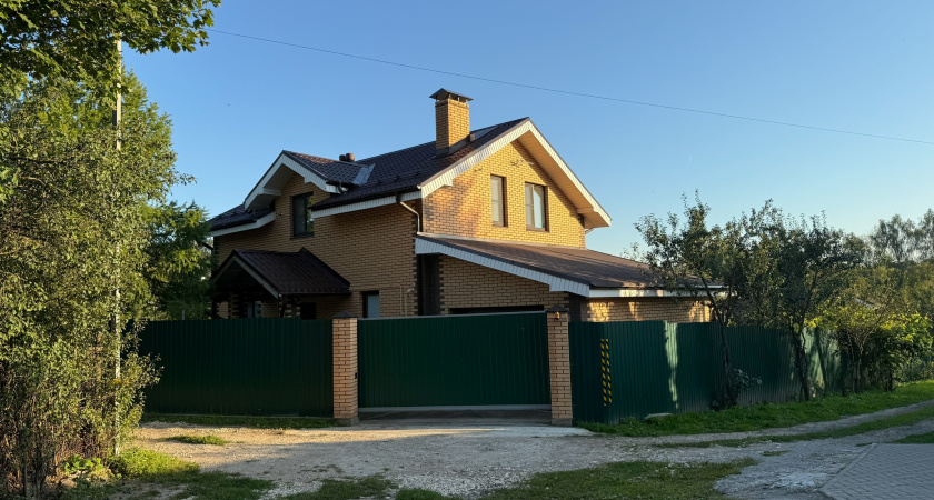 Сахалинская «чума». В Англии дом с этим растением невозможно продать - а у нас садоводы его сами сажают