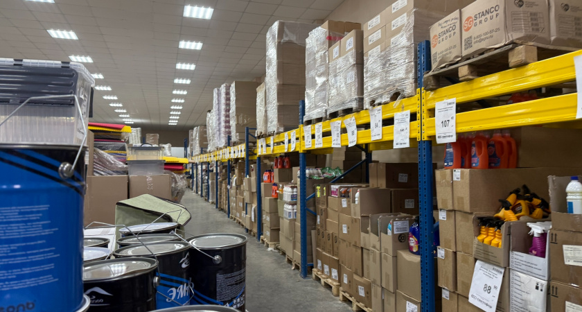 В "Светофор" завезли дешевую итальянскую посуду из дорогого стекла: выяснил, почему кафе и рестораны берут коробками