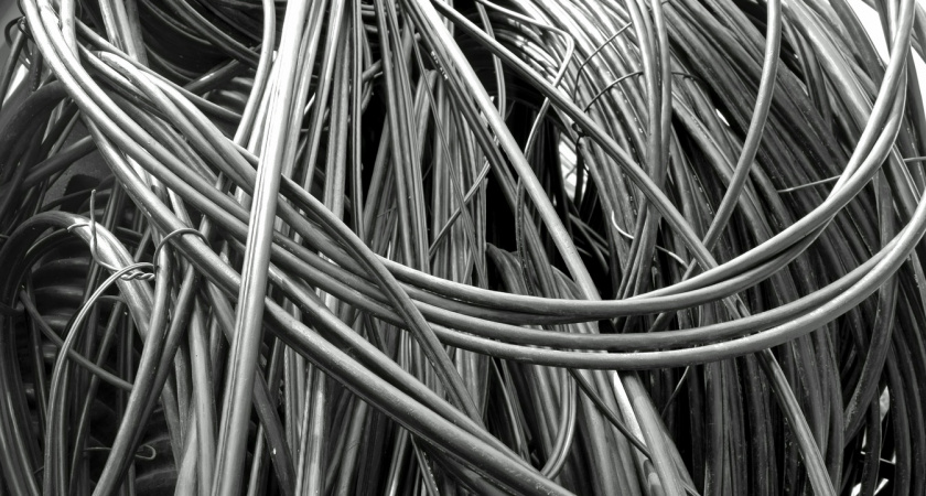 В магазин пришла женщина и попросила продать ей 12 км проволоки: продавцы узнали зачем и ахнули - так вот на чем она делает деньги