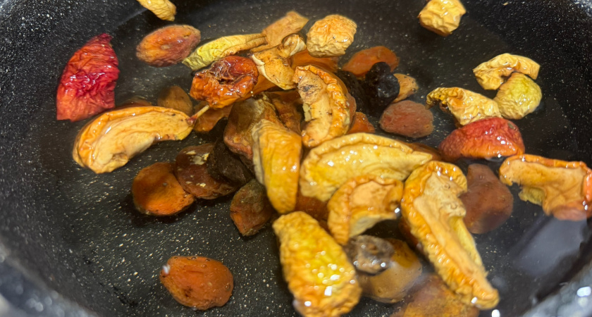 Консерванты вместо фруктовой сладости: Роскачество назвало худшие марки сухофруктов - обходите их стороной