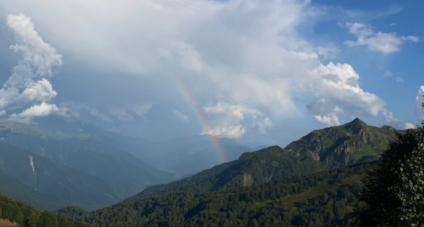 Никто не понимал, ради чего мужчина целых 38 лет в одиночку копал тоннель в горе: когда узнали - осознали смысл жизни