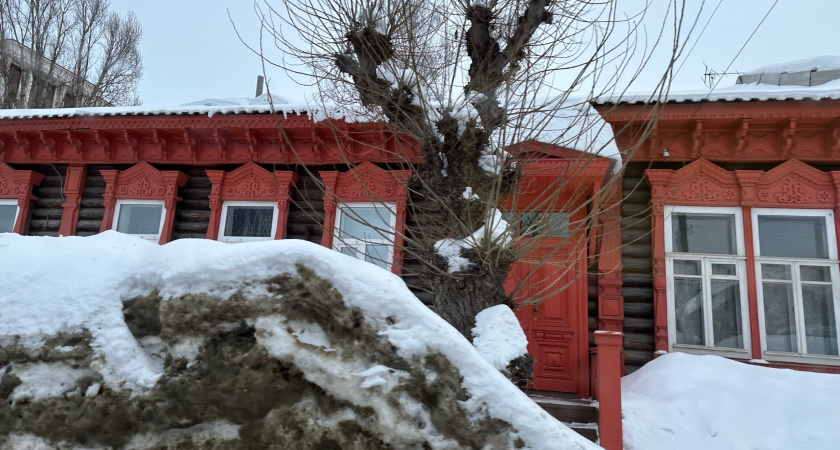 За окном ветрище, а дома никакого сквозняка: выручила самодельная замазка — лучше любого герметика