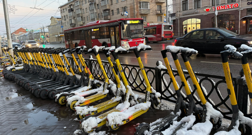 В Рязани объявили, когда уберут прокатные самокаты с улиц